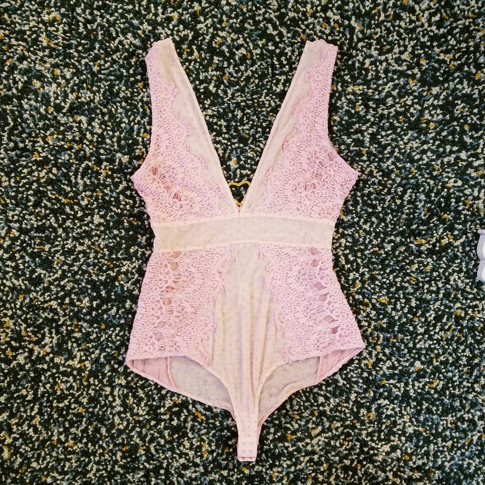 Free People Breaking Hearts Pink Bodysuit, size M - Picture 3 of 6
